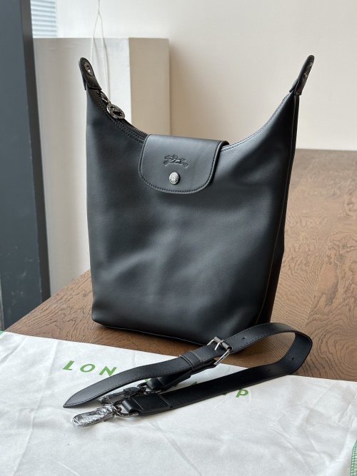 Longchamp Xtra Black Leather Hobo Bag, Elegant and Durable, Everyday Style 1 Longchamp Xtra Black Leather Hobo Bag, Elegant and Durable, Everyday Style