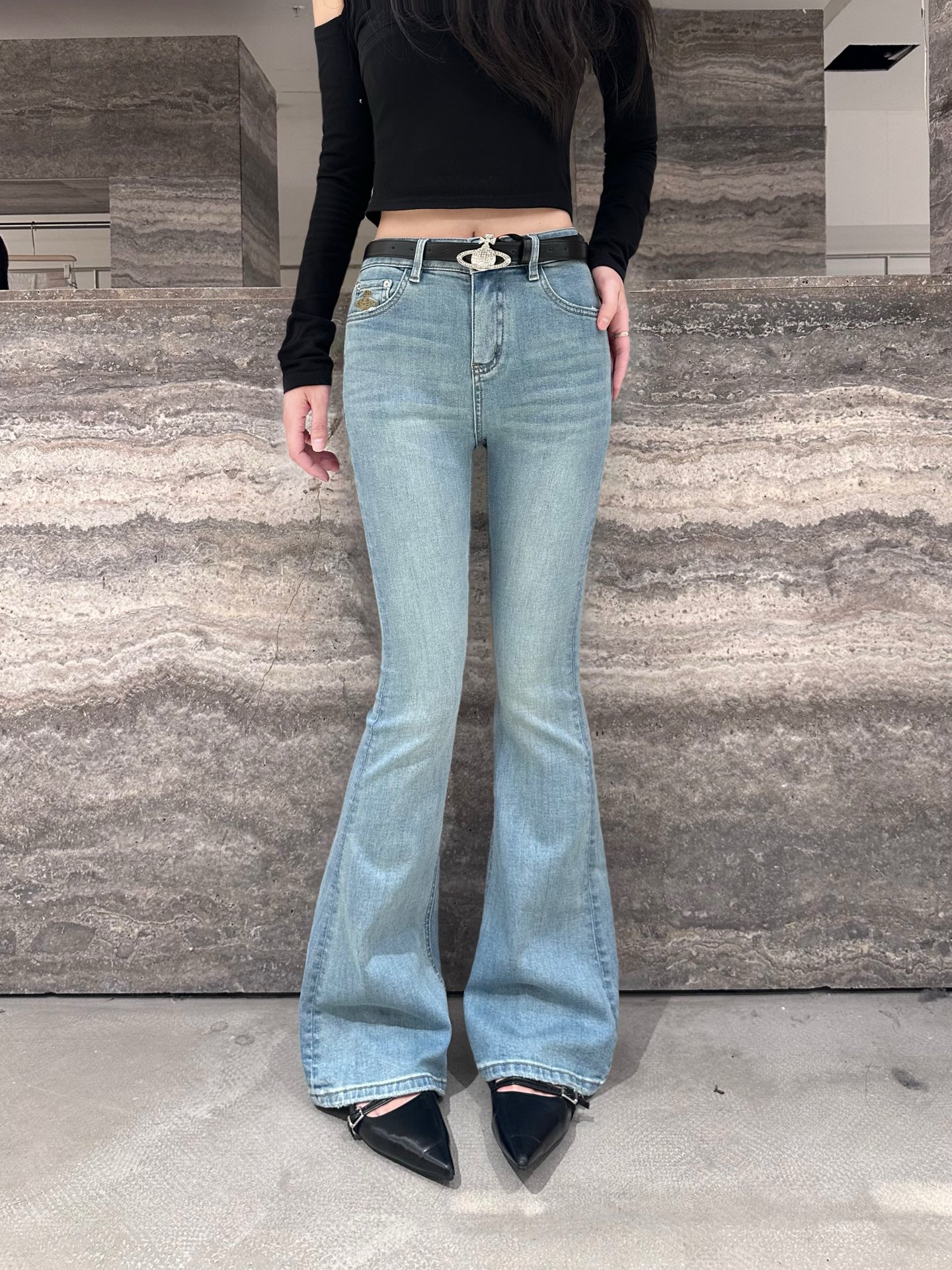 High-Quality Women’s Suit with Queen of the West Vibe: Perfect Fit and Elegance. - 图片 4