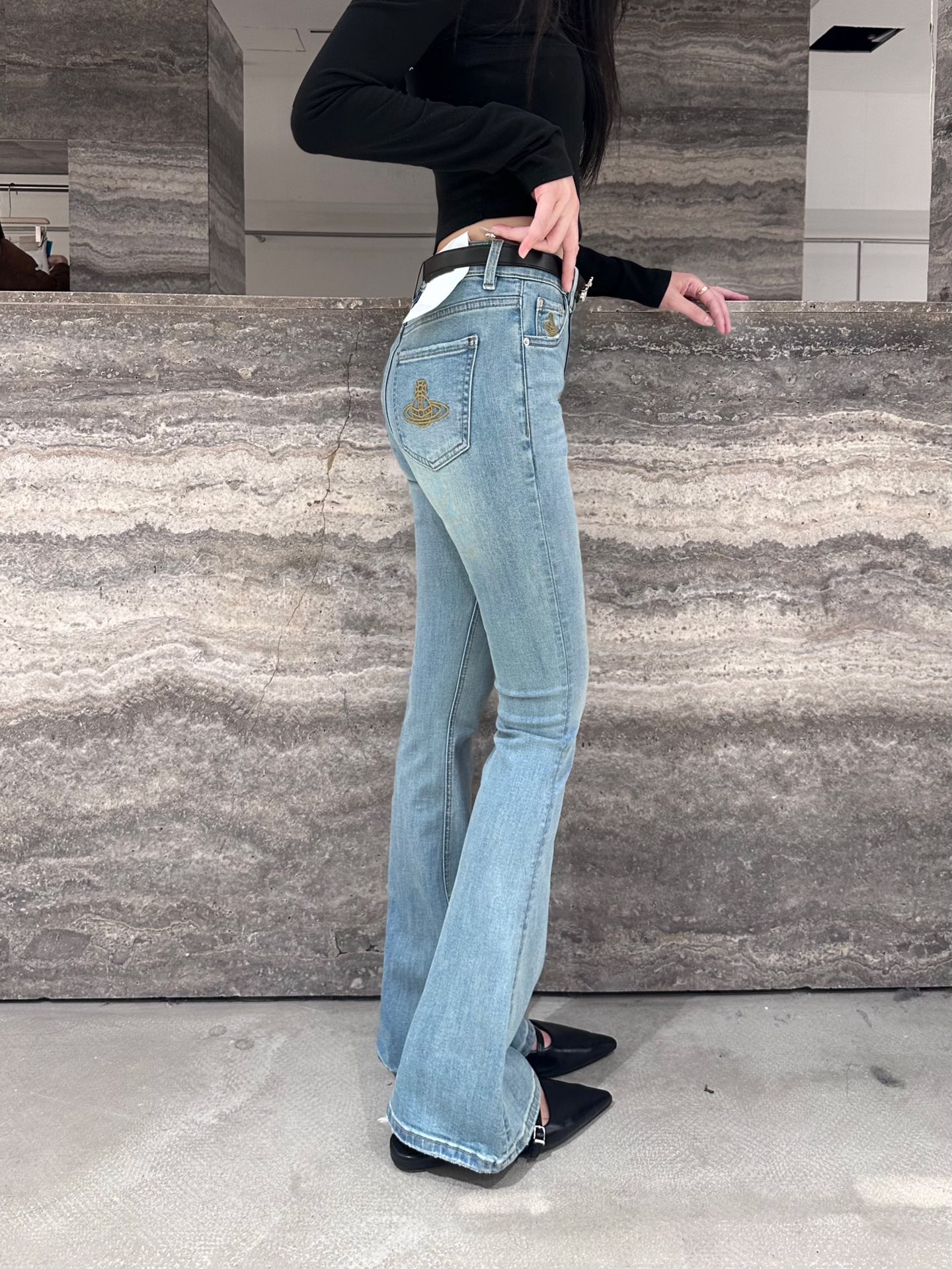 High-Quality Women’s Suit with Queen of the West Vibe: Perfect Fit and Elegance. - 图片 5