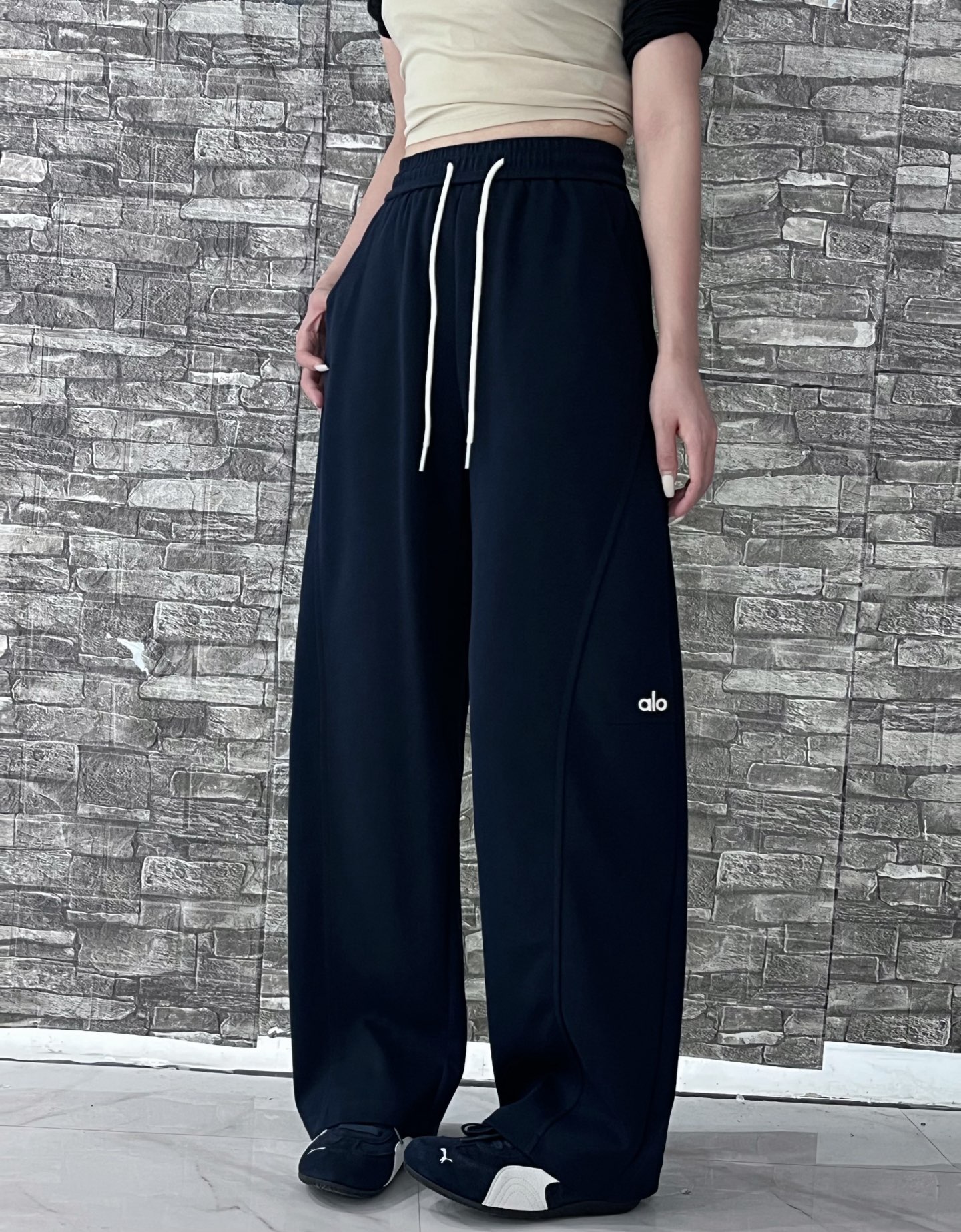 “High-Quality Women’s Outfits: Alo-Explosive Machete Pants Fashion in Scrambling, Wide-Legged Styles SMLXL” - 图片 5