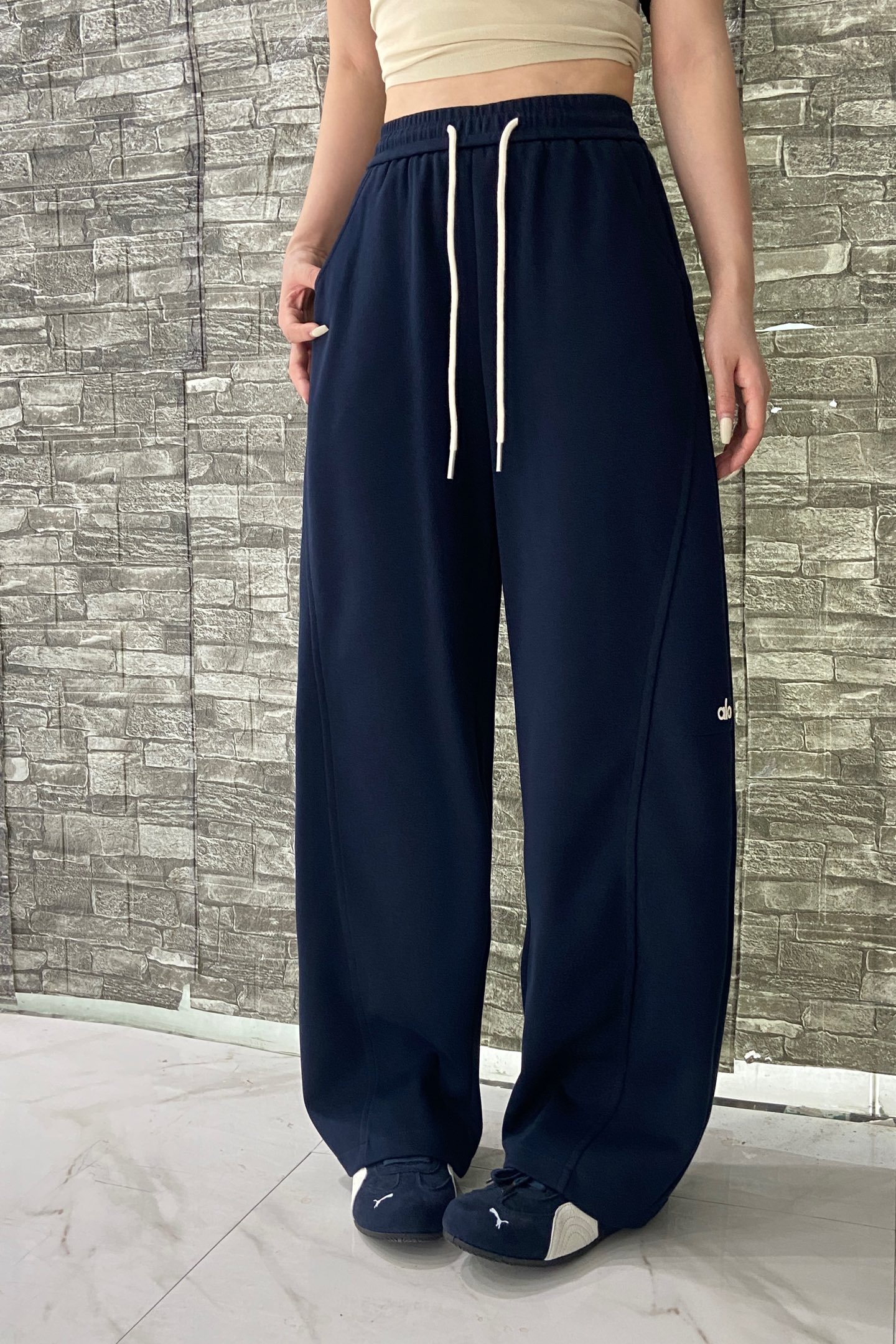 “High-Quality Women’s Outfits: Alo-Explosive Machete Pants Fashion in Scrambling, Wide-Legged Styles SMLXL” - 图片 4
