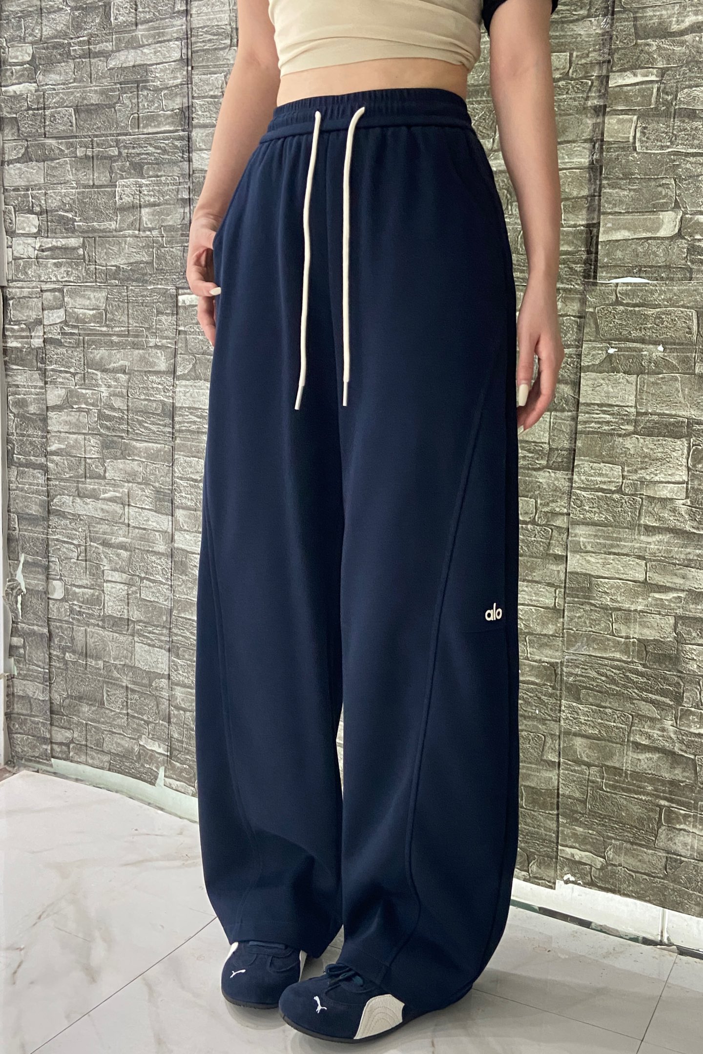 “High-Quality Women’s Outfits: Alo-Explosive Machete Pants Fashion in Scrambling, Wide-Legged Styles SMLXL” - 图片 3