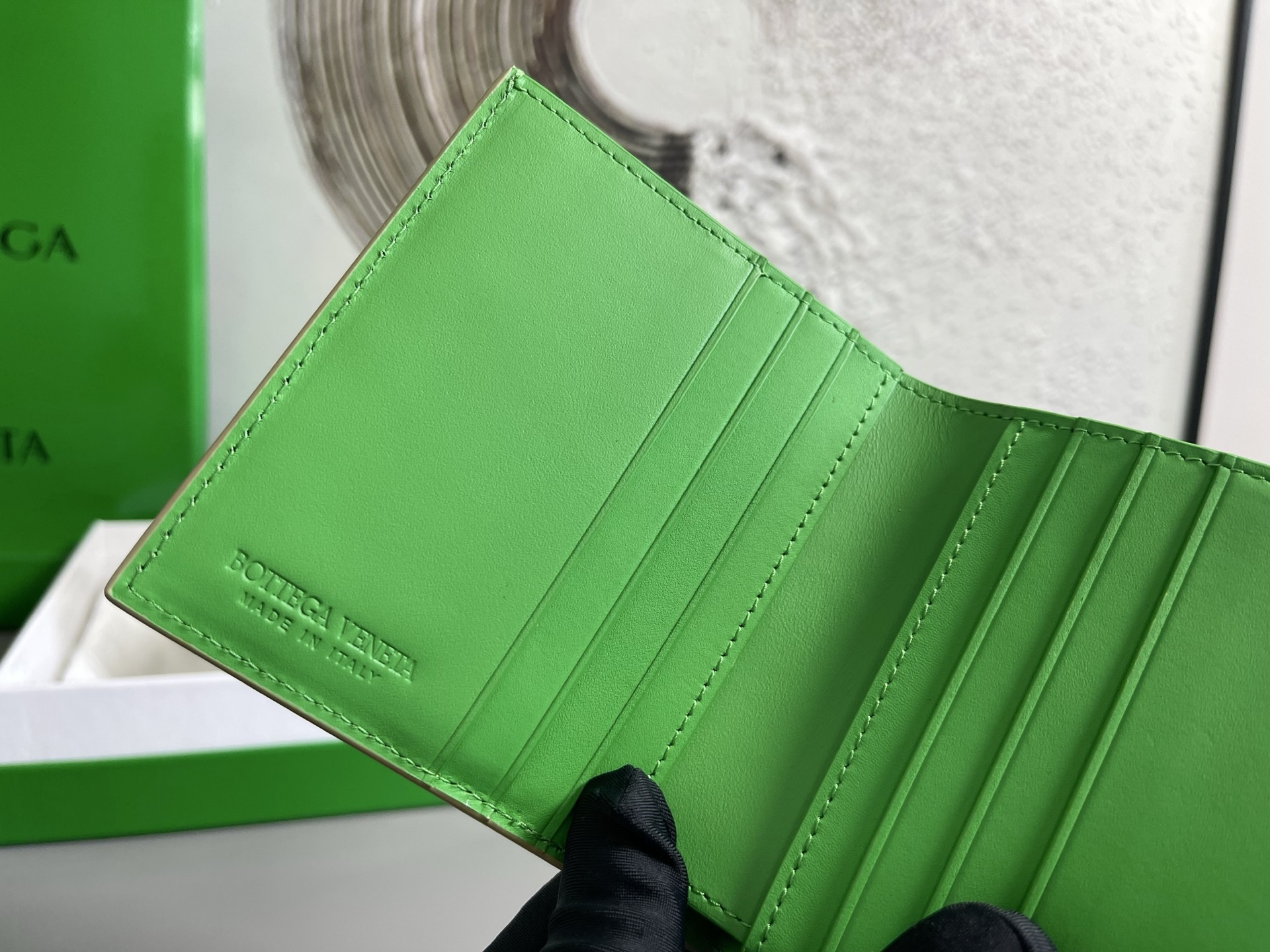 Top batch Bv two-fold vertical version short clip wallet 749400 is a wallet that can be used not only as a wallet but also as a card holder photo 7