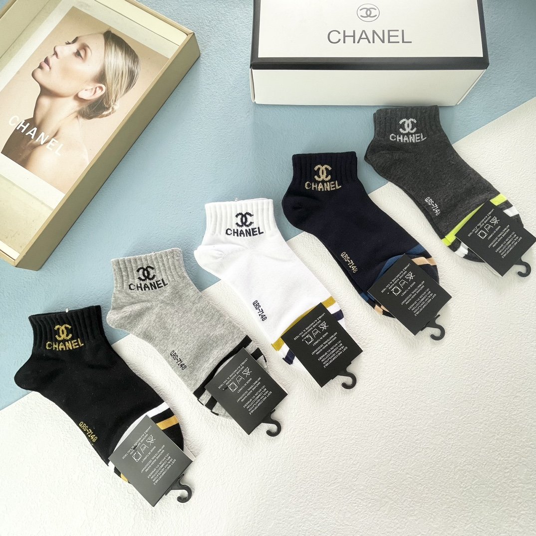 配包装一盒五双Chanel香奈儿爆款卡船袜短袜筒袜高版本好看到爆炸欧美大牌中筒袜潮人必不能少的专柜代购品
