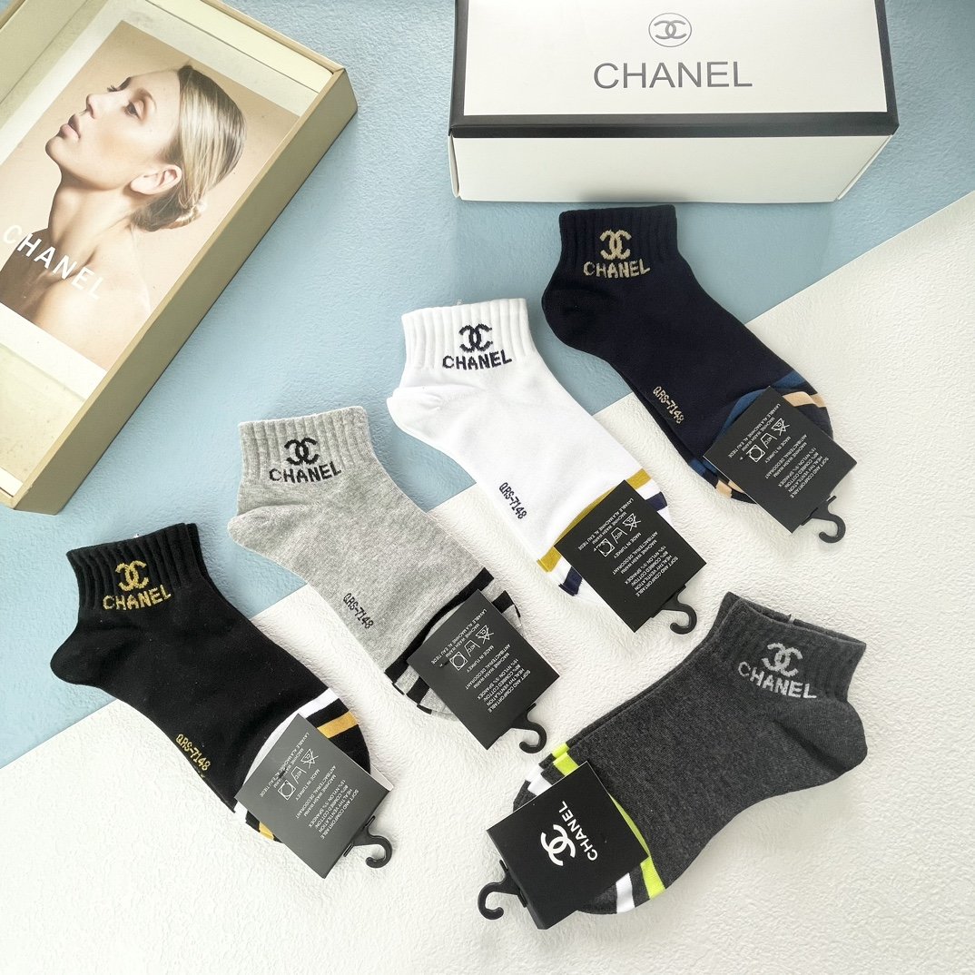 配包装一盒五双Chanel香奈儿爆款卡船袜短袜筒袜高版本好看到爆炸欧美大牌中筒袜潮人必不能少的专柜代购品