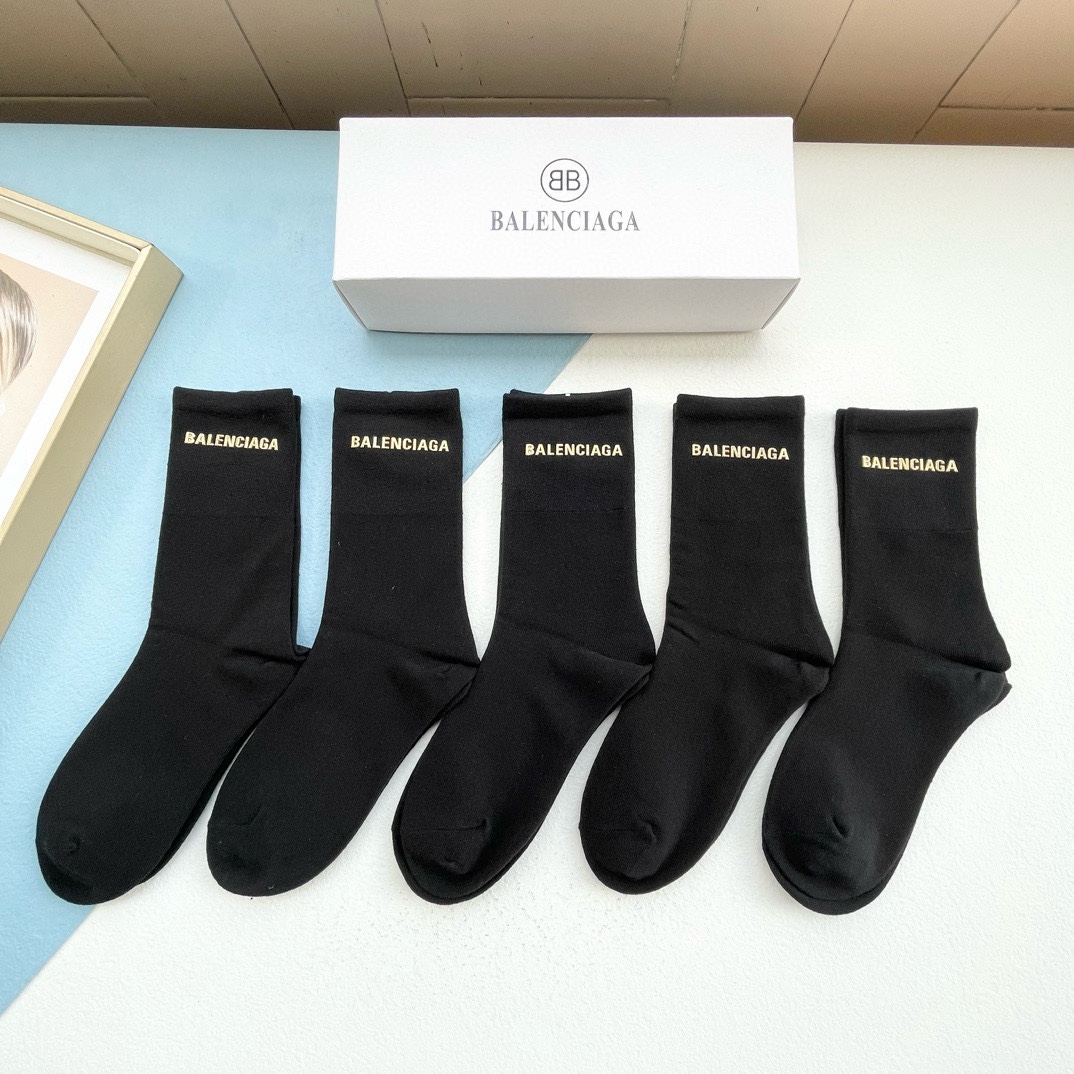 配包装一盒五双BALENCIAGA巴黎世家️巴黎家新品烫金中筒女款袜子️专柜同步长袜超级经典的BA家标志