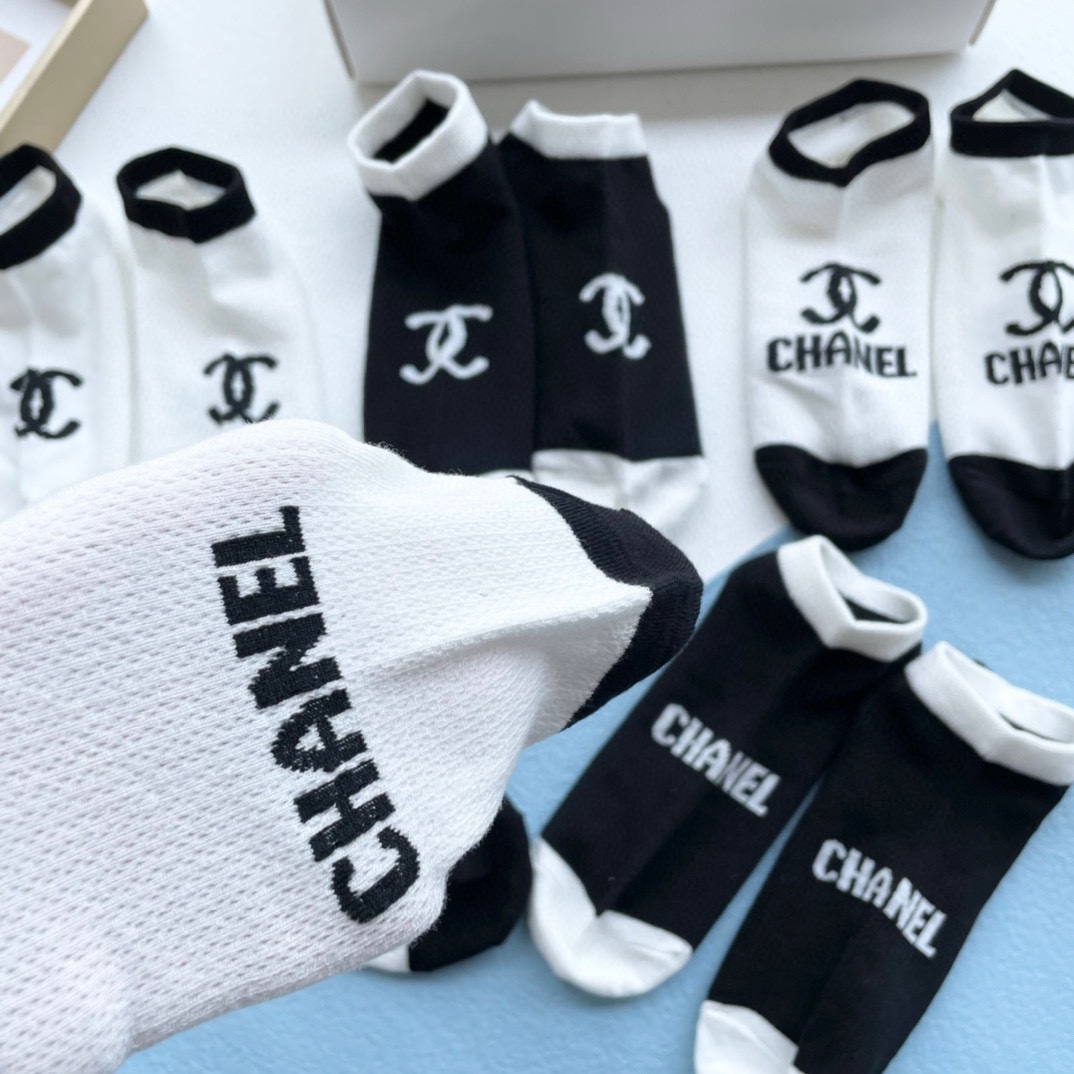 配包装一盒五双Chanel香奈儿爆款船袜高版本好看到爆炸欧美大牌船袜潮人必不能少的专柜代购品质袜子搭配起