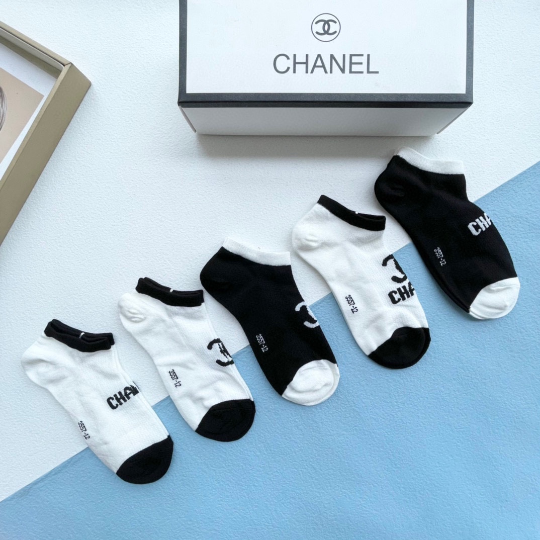 配包装一盒五双Chanel香奈儿爆款船袜高版本好看到爆炸欧美大牌船袜潮人必不能少的专柜代购品质袜子搭配起