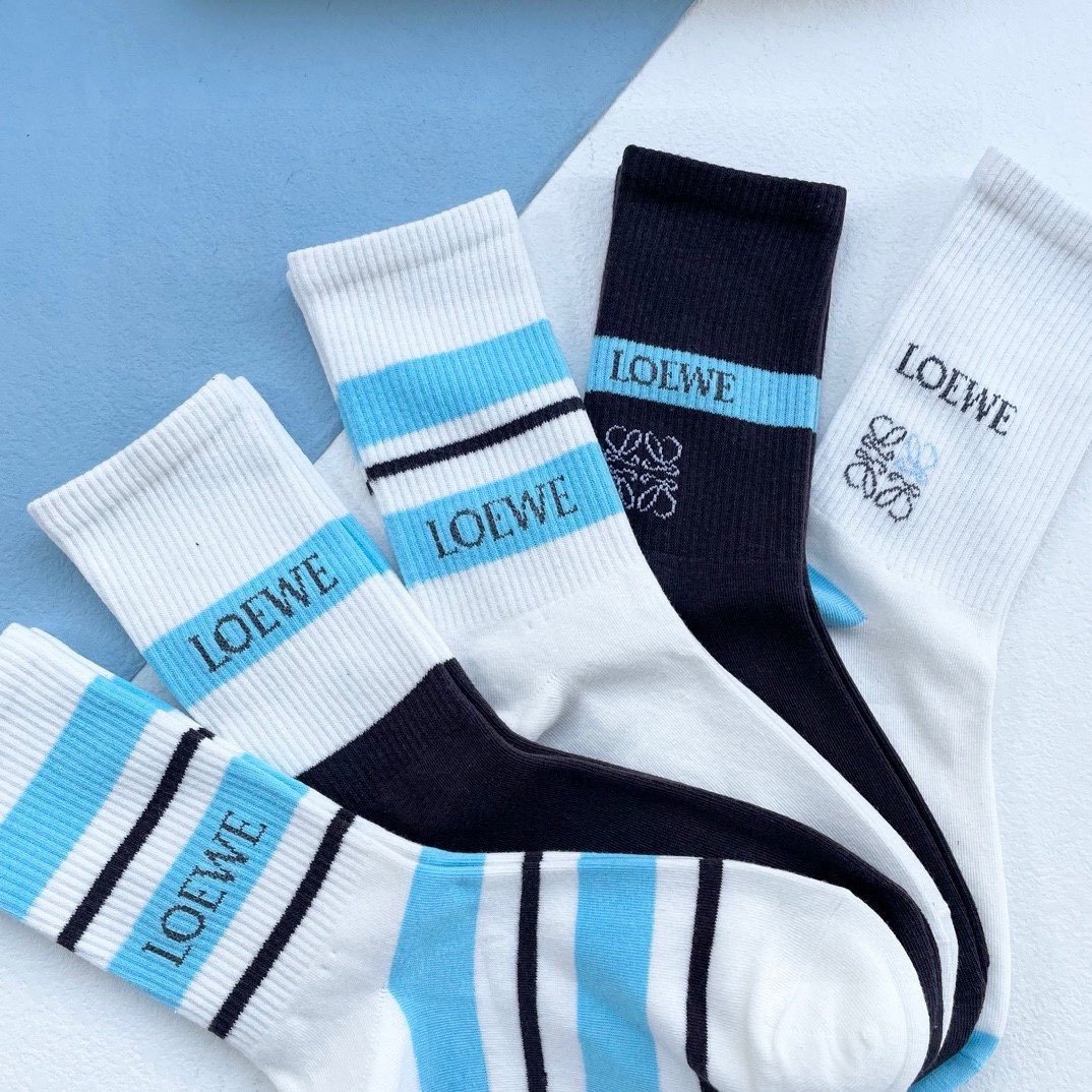 配包装一盒五双LOEWE罗意威️新品男女短款袜子️袜身经典标志搭配极简素色纯棉材质织造透气舒适超级nic