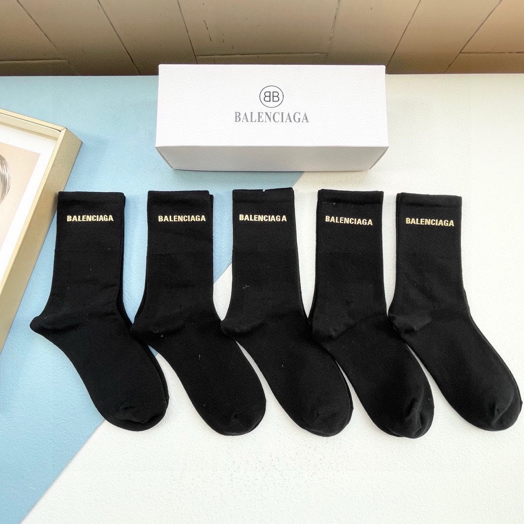 配包装一盒五双BALENCIAGA巴黎世家️巴黎家新品烫金中筒女款袜子️专柜同步长袜超级经典的BA家标志