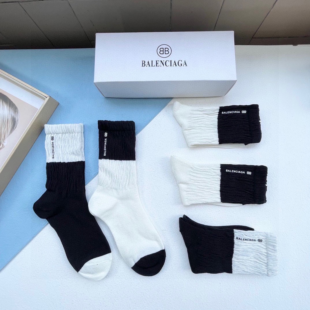 配包装一盒五双BALENCIAGA巴黎世家高品质好看到爆炸欧美大牌高筒袜男女款潮人必不能少的专柜代购品质