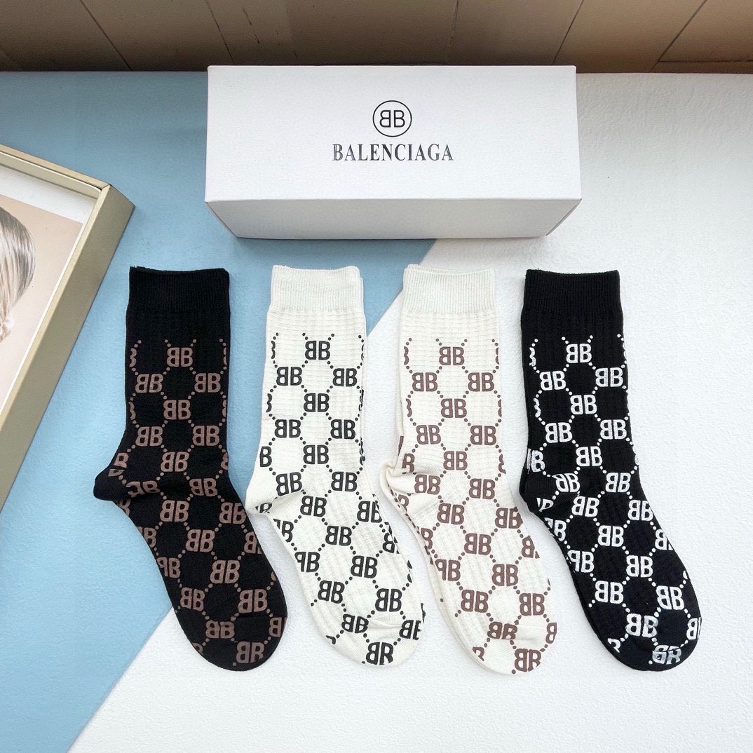 配包装一盒四双BALENCIAGA巴黎世家高品质好看到爆炸欧美大牌高筒袜男女款潮人必不能少的专柜代购品质