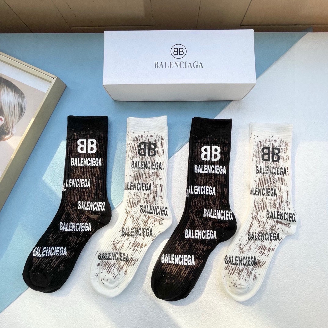 配包装一盒四双BALENCIAGA巴黎世家高品质好看到爆炸欧美大牌高筒袜男女款潮人必不能少的专柜代购品质