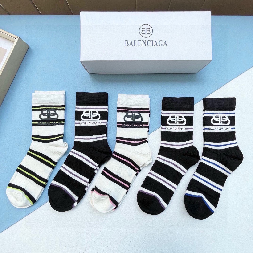 配包装一盒五双BALENCIAGA巴黎世家高品质好看到爆炸欧美大牌高筒袜男女款潮人必不能少的专柜代购品质