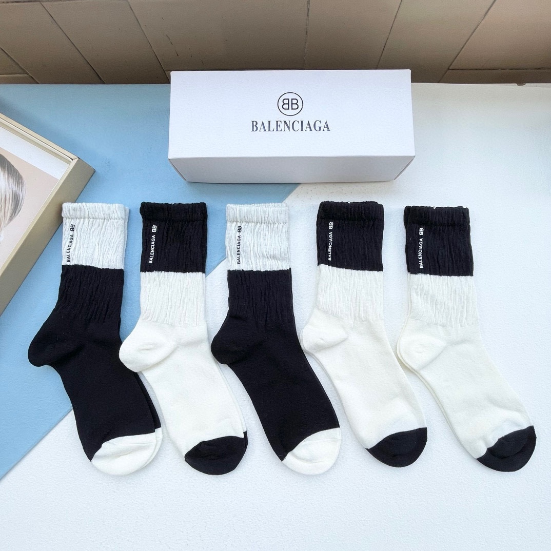 配包装一盒五双BALENCIAGA巴黎世家高品质好看到爆炸欧美大牌高筒袜男女款潮人必不能少的专柜代购品质