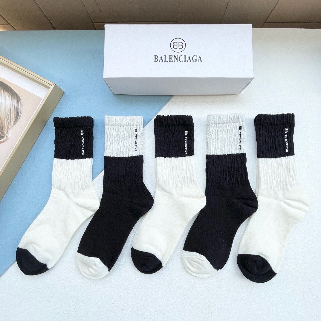 配包装一盒五双BALENCIAGA巴黎世家高品质好看到爆炸欧美大牌高筒袜男女款潮人必不能少的专柜代购品质