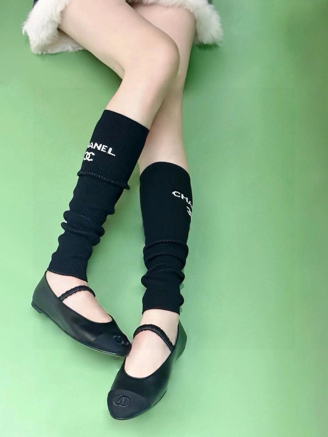 Stylish Early Spring Velvet Socks with Custom Logo and Quality Details - 图片 6
