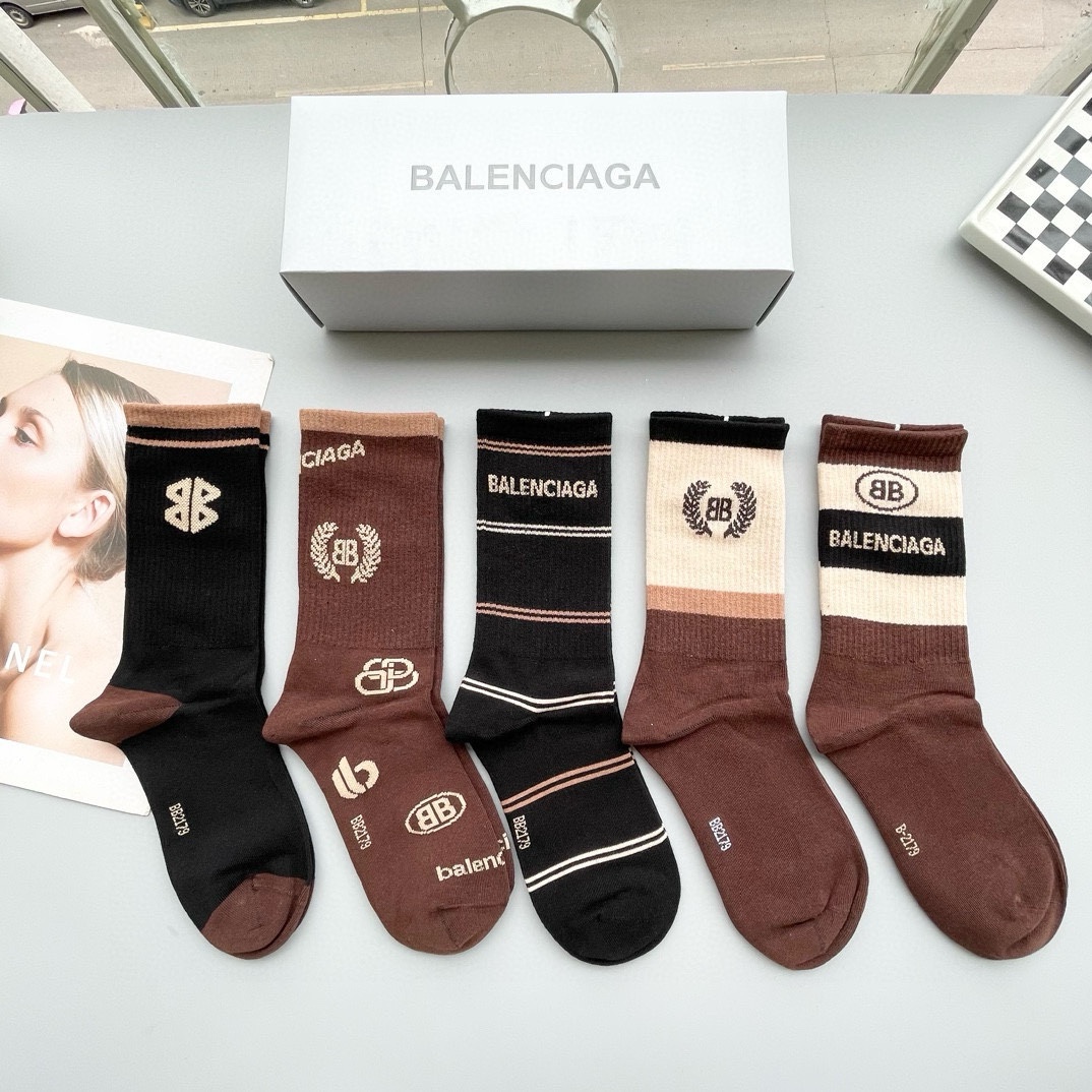 配包装一盒五双BALENCIAGA巴黎世家好看到爆炸欧美大牌高筒袜男女款潮人必不能少的专柜代购品质高筒袜