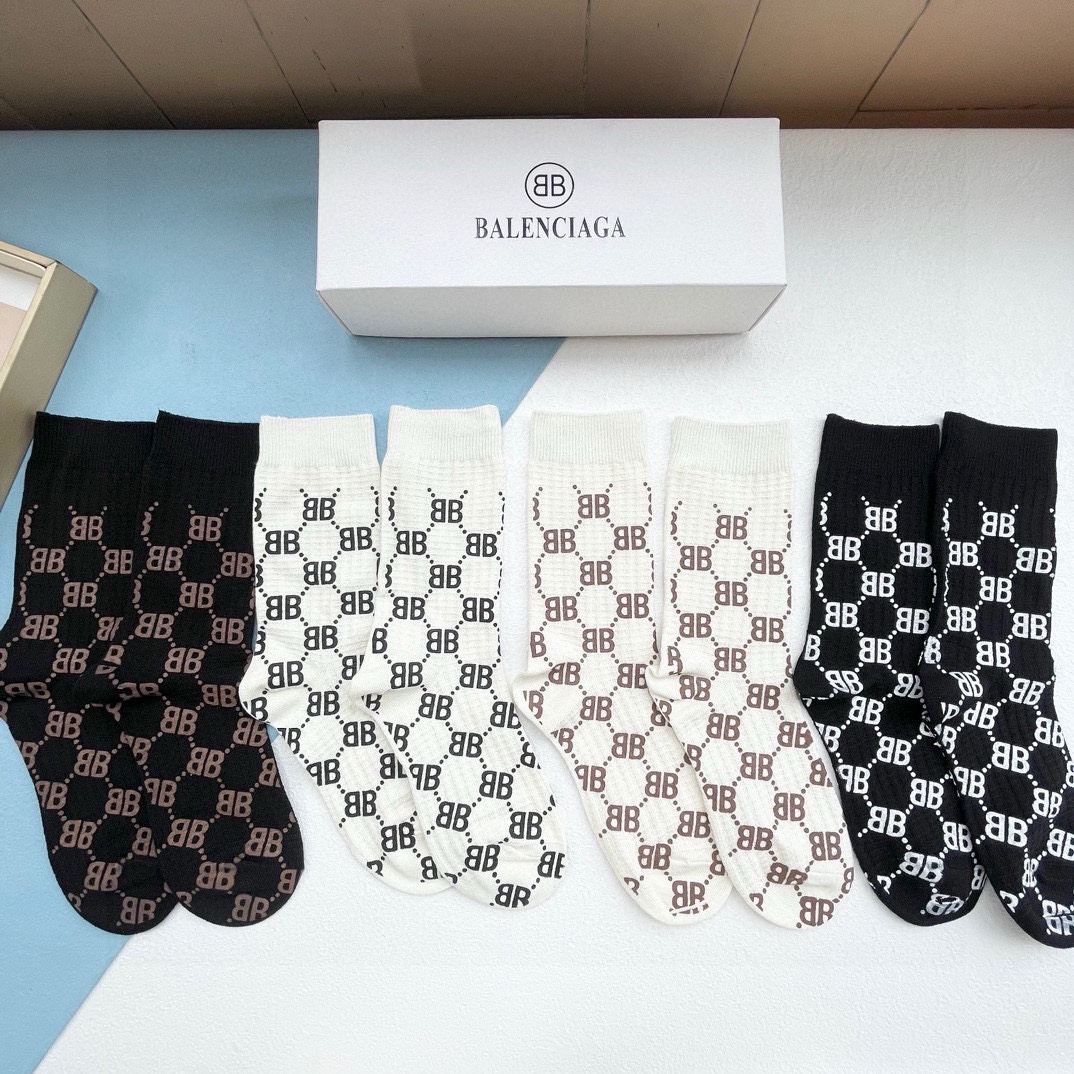 配包装一盒四双BALENCIAGA巴黎世家高品质好看到爆炸欧美大牌高筒袜男女款潮人必不能少的专柜代购品质