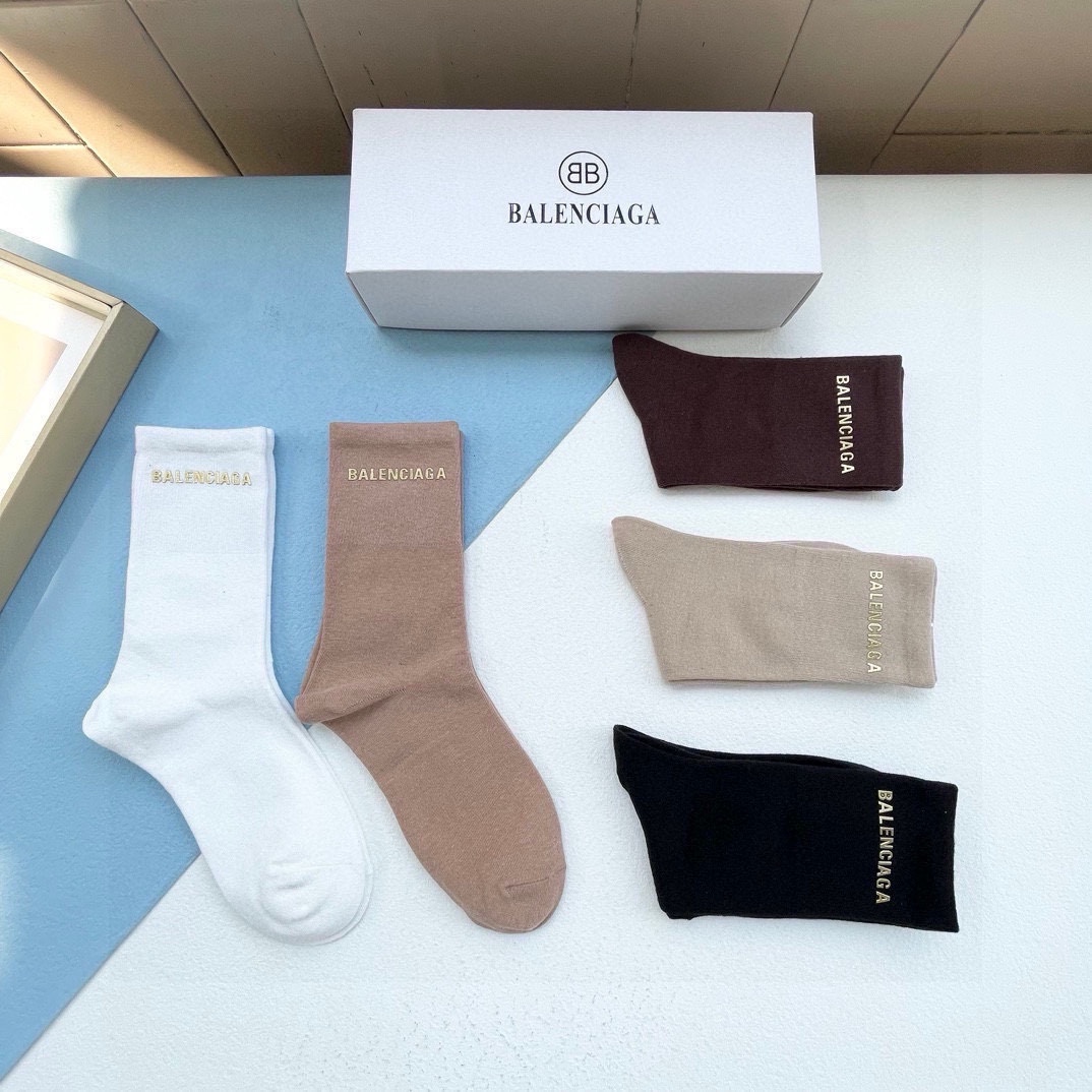 配包装一盒五双BALENCIAGA巴黎世家️巴黎家新品烫金中筒女款袜子️专柜同步长袜超级经典的BA家标志