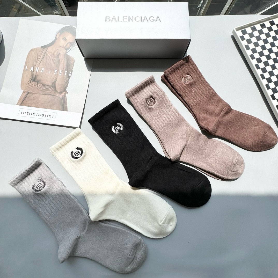 配包装一盒五双BALENCIACA巴黎世家高版本好看到爆炸双B袜子羊绒袜超软糯潮人必不能少的双B专柜代购