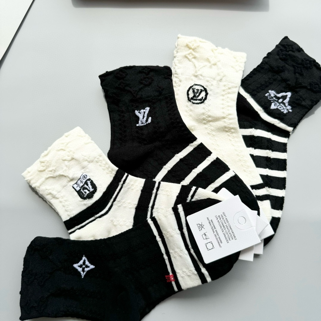 Louis Vuitton Mid-Calf Socks - Designer Style, Premium Quality, 5-Pair Set 10 i1733066603 1763 0