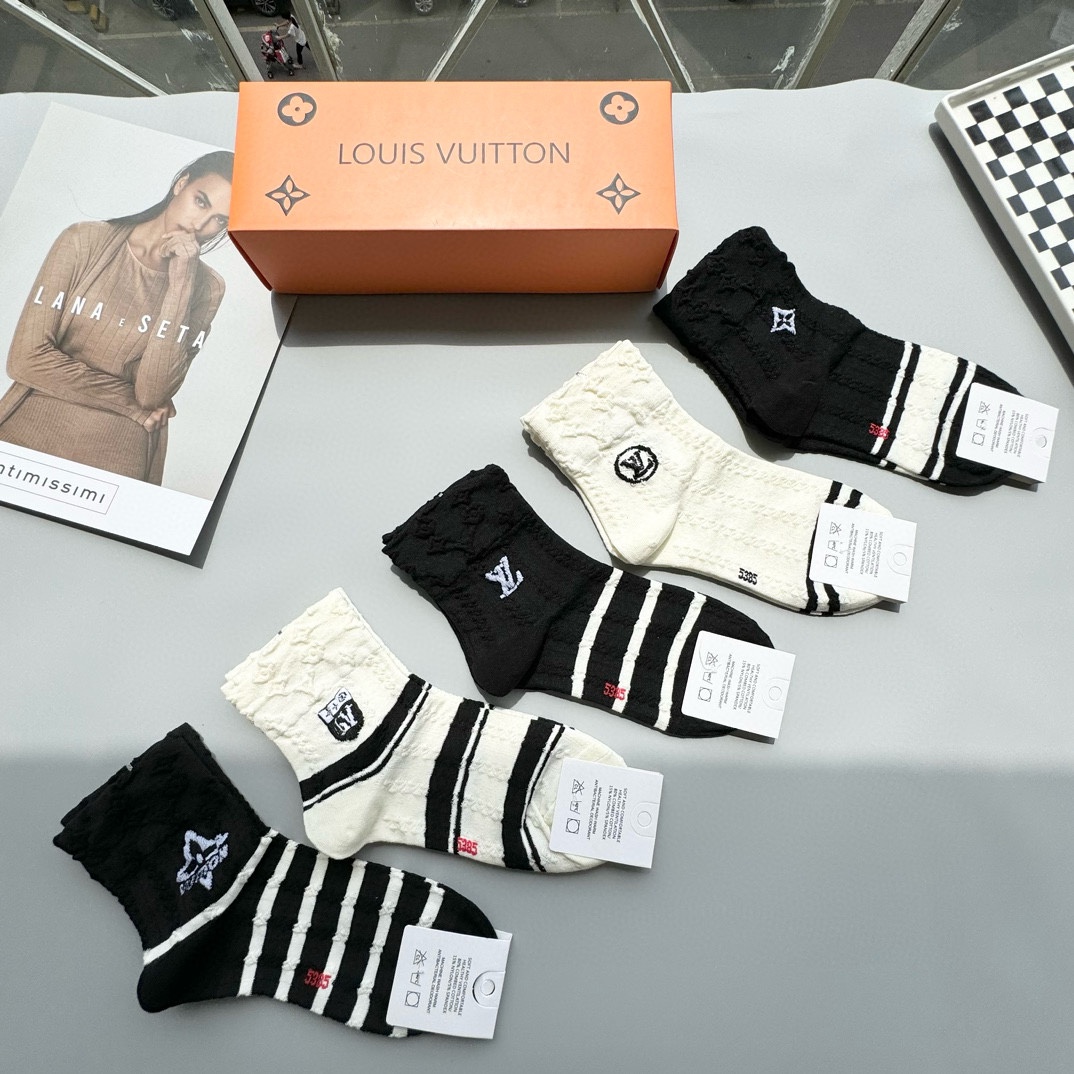 Louis Vuitton Mid-Calf Socks - Designer Style, Premium Quality, 5-Pair Set 3 i1733066604 9695 7