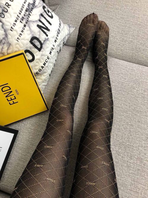 Dior Monogram Net Panty: Sexy en Stijlvolle Dames Panty 1 Dior Monogram Net Panty: Sexy en Stijlvolle Dames Panty