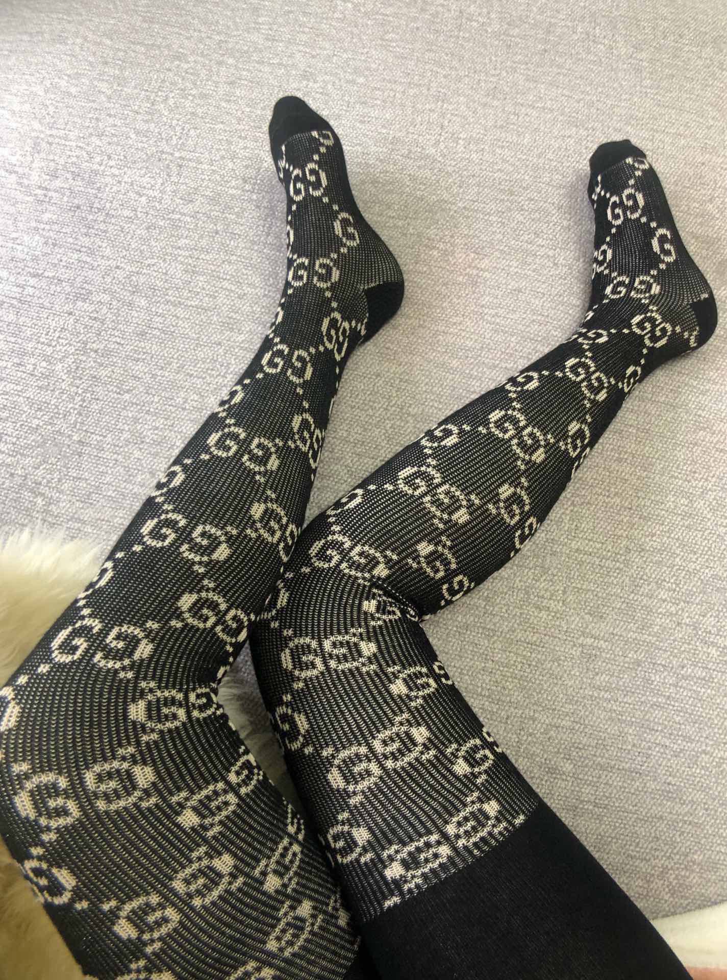 Gucci Patterned Knit Tights - Stylish and Comfortable Hosiery for Women 3 i1733067524 3833 0