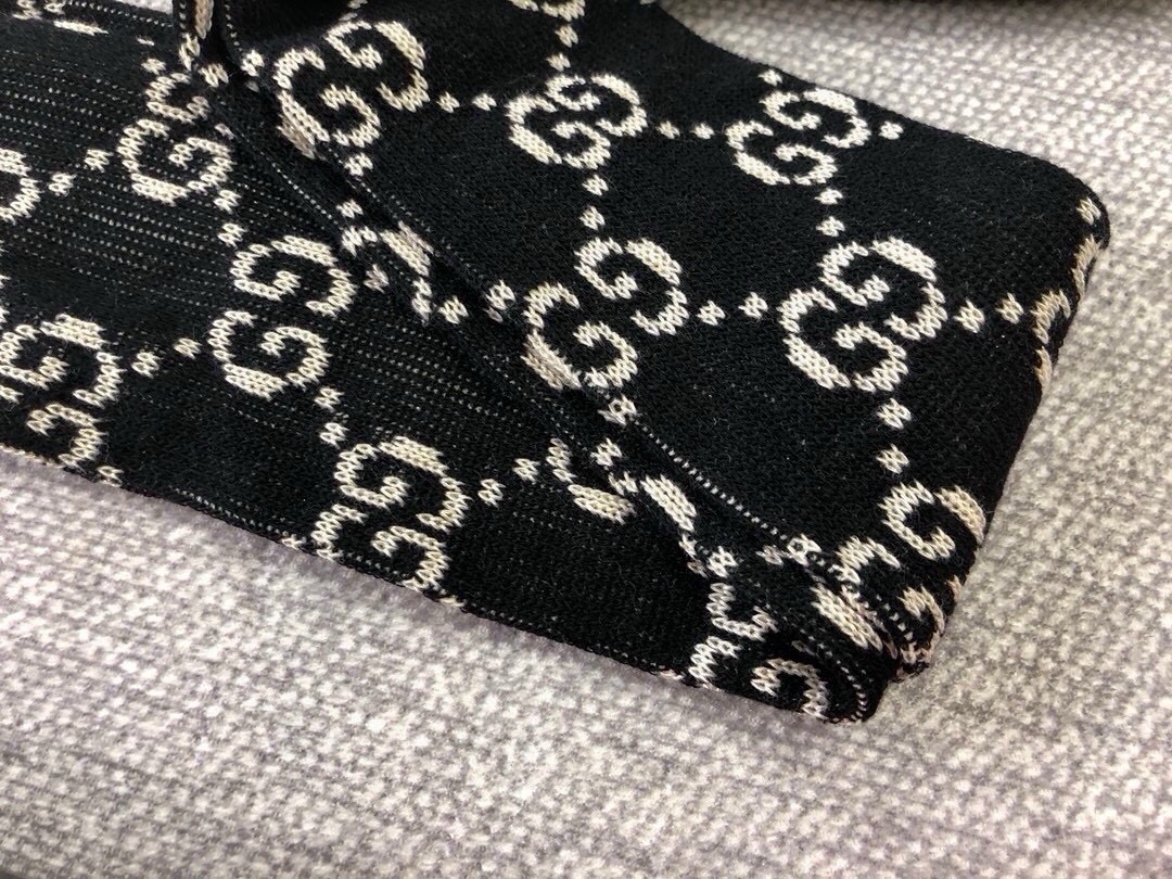 Gucci Patterned Knit Tights - Stylish and Comfortable Hosiery for Women 10 i1733067524 5771 6