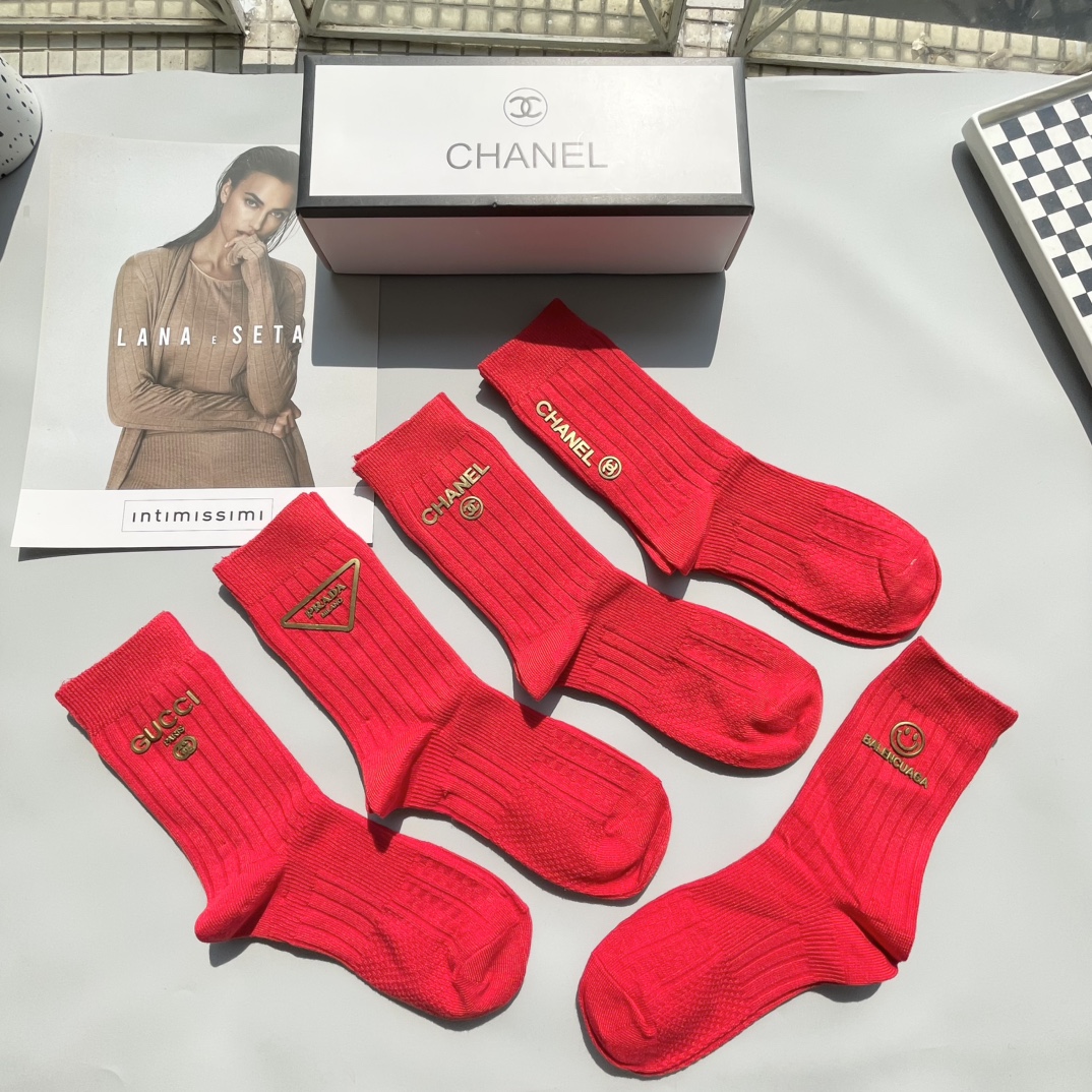 Roman Title “Ins” Packed with Long-Term Socks and Decorations for Letter. - 图片 3