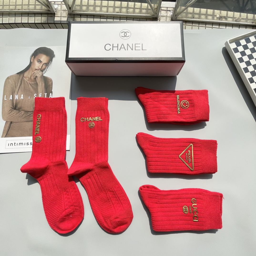 Roman Title “Ins” Packed with Long-Term Socks and Decorations for Letter. - 图片 6