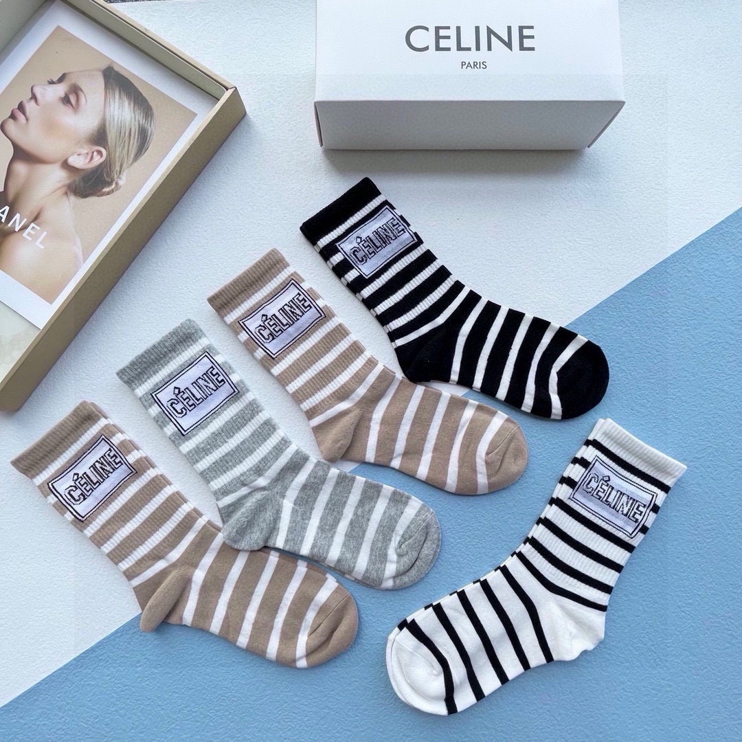 Organizing Socks and Money for Quick Departure: Essential Packing Tips. - 图片 3