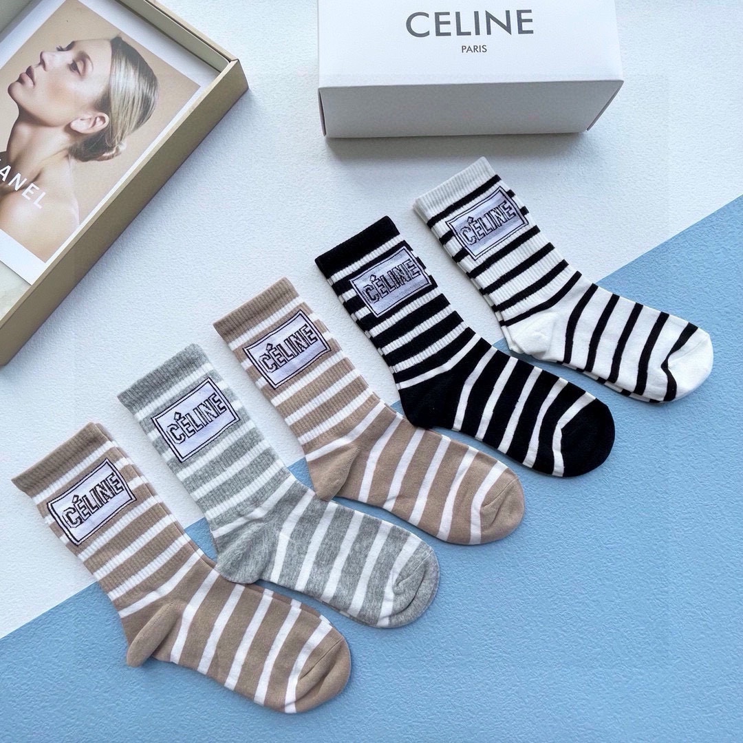 Organizing Socks and Money for Quick Departure: Essential Packing Tips. - 图片 2