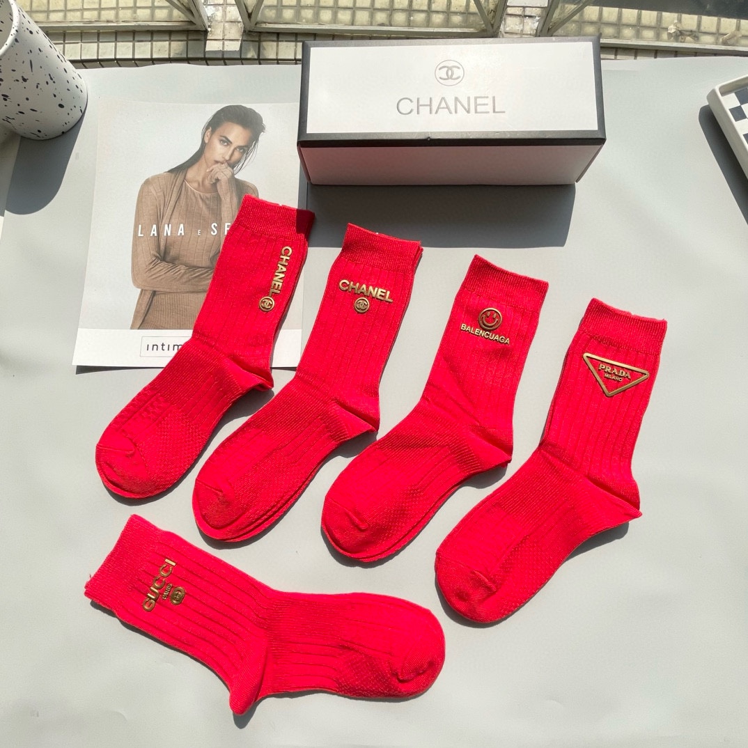 “Long-Term Socks Packed with Decorations: Roman Title ‘Ins’ Overview” - 图片 8