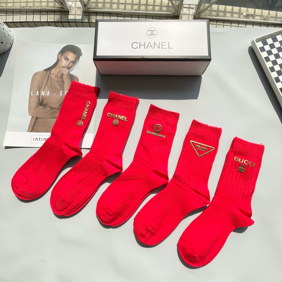 “Long-Term Socks Packed with Decorations: Roman Title ‘Ins’ Overview” - 图片 7
