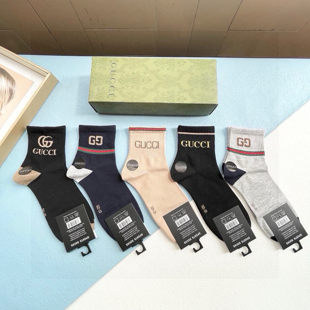 NO:294698,Delivery Packaging [One Box and Five Pairs] Gucci Counter New Men's and Women's Medium Socks Counter is launched simultaneously, super soft and comfortable, the counter hit GG series is super popular small items, big brands are on the street, trendy people must have super easy to match socks, stockings, socks, gucci, socks19860909配送包装【一盒五双】 古奇gucci专柜新款男女款中筒袜子专柜同步上新,超柔软舒适,专柜爆款GG系列超火爆小单品,大牌出街,潮人必备超好搭袜子,丝袜,袜子,gucci,socks,accessory