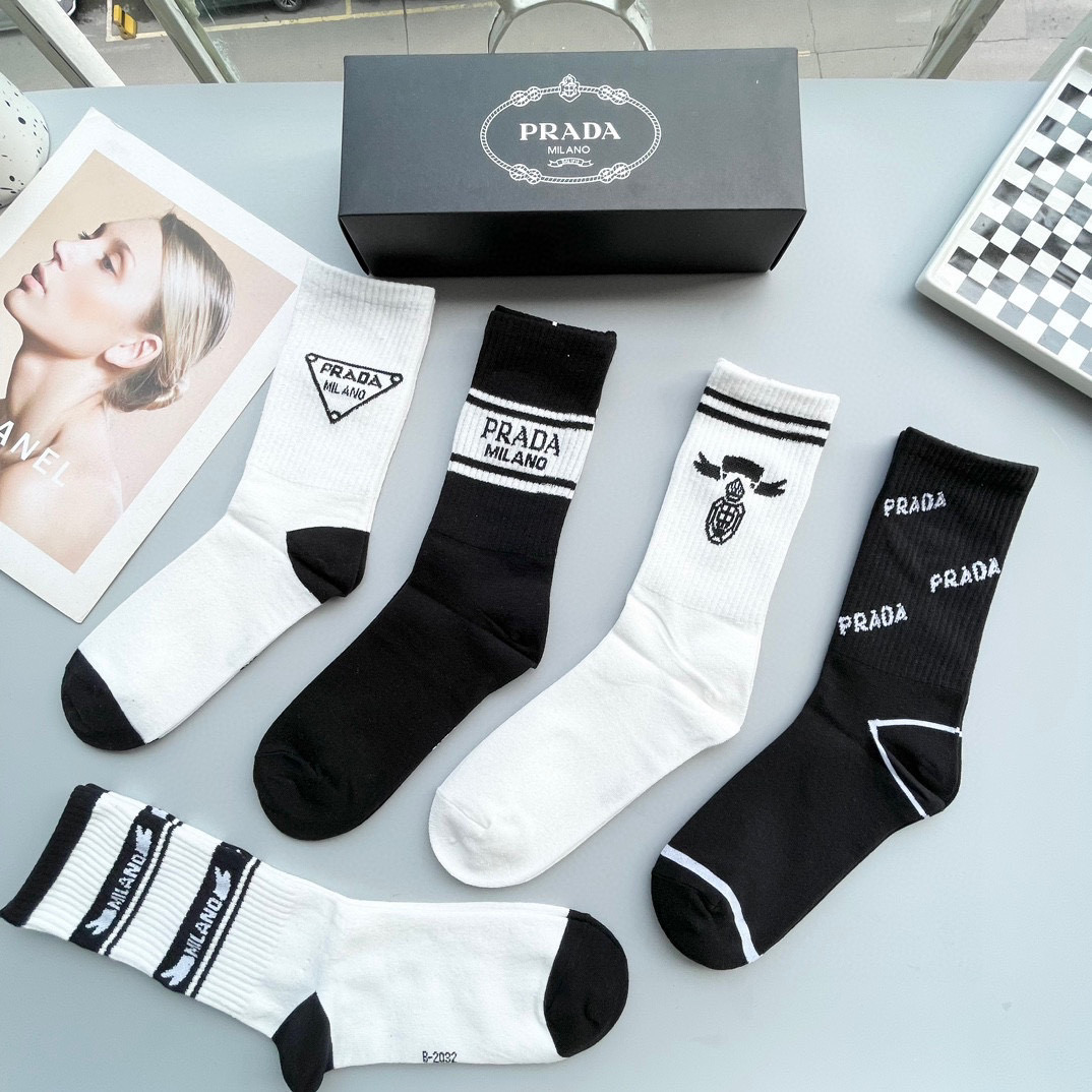 “Prada High-Level Socks: Quality, Fashionable, Stylish Explosion in a Box” - 图片 8