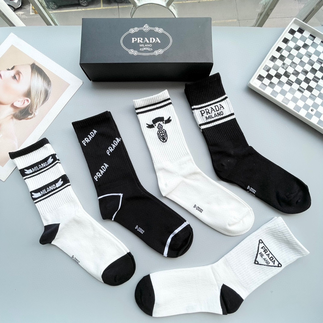 “Prada High-Level Socks: Quality, Fashionable, Stylish Explosion in a Box” - 图片 3