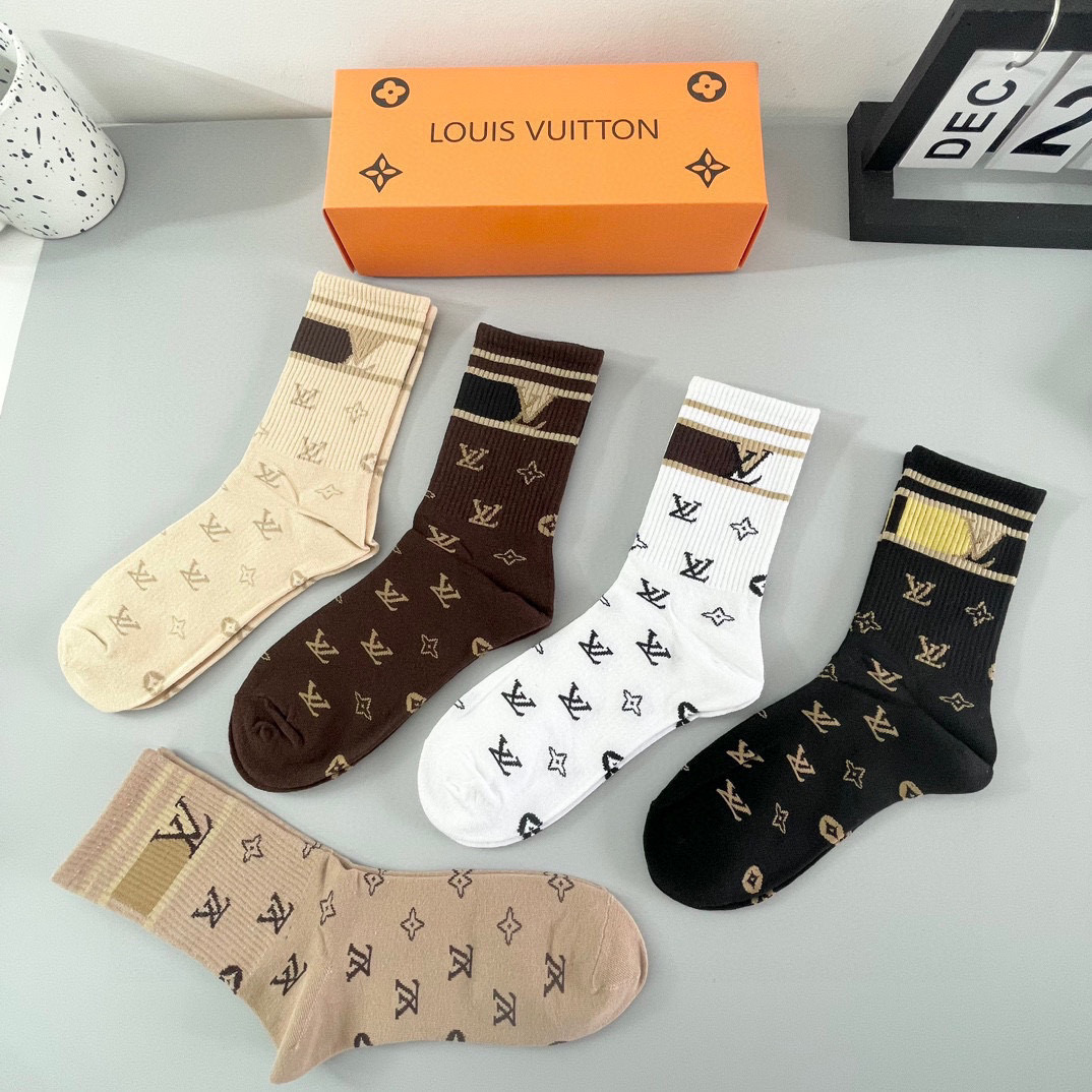 Luxury Louis Vuitton Battery Socks: High Edition Stockings in P95 Packagings - 图片 8
