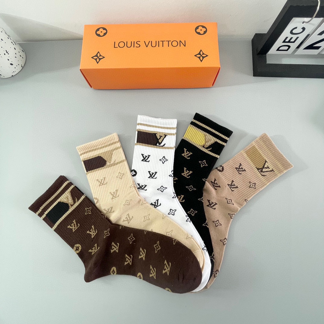 Luxury Louis Vuitton Battery Socks: High Edition Stockings in P95 Packagings - 图片 5