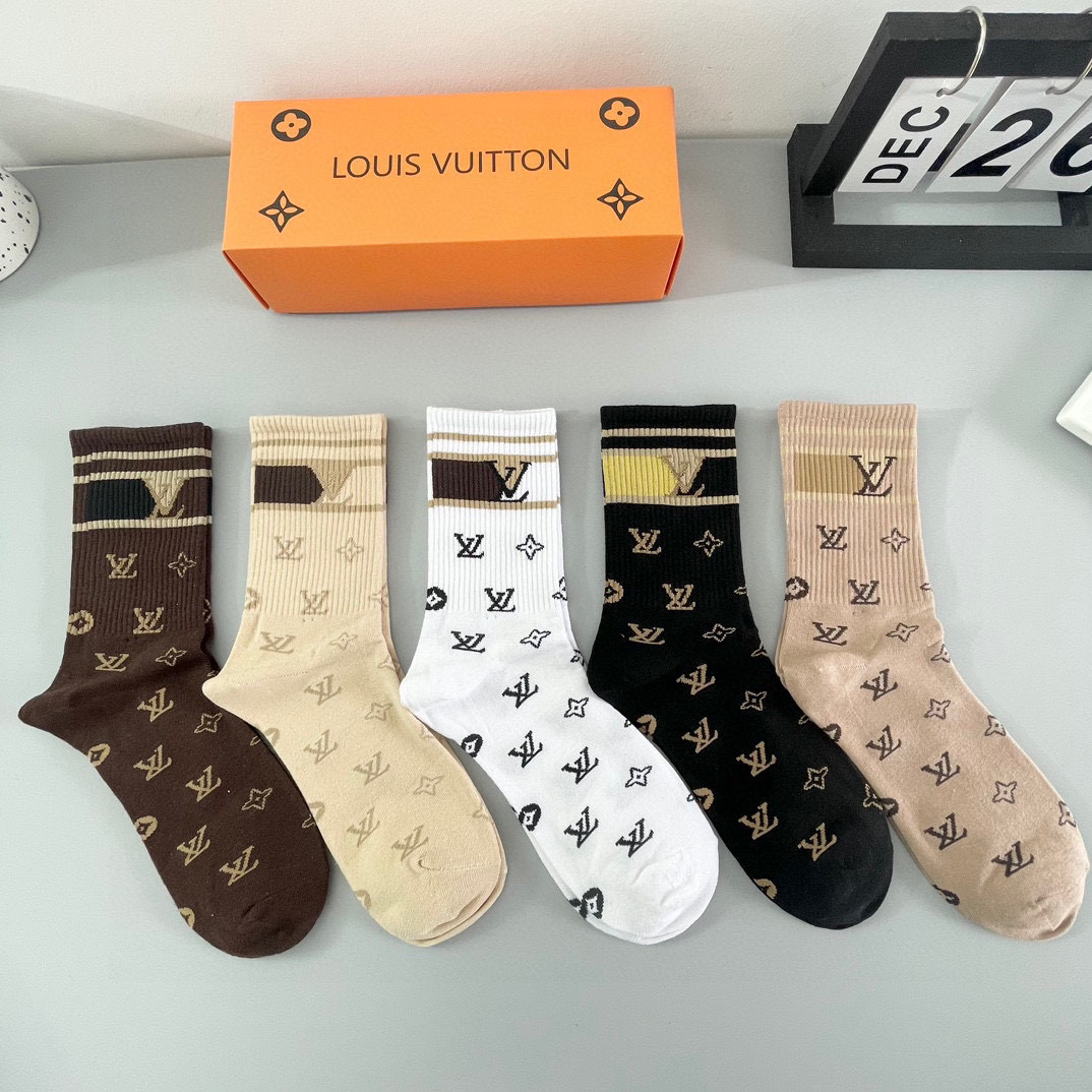 Luxury Louis Vuitton Battery Socks: High Edition Stockings in P95 Packagings - 图片 1