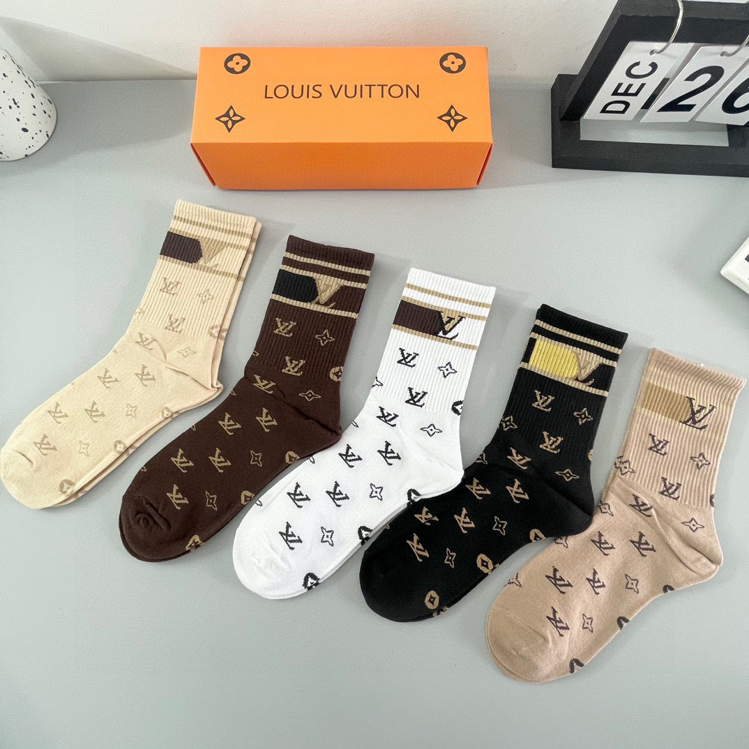 Luxury Louis Vuitton Battery Socks: High Edition Stockings in P95 Packagings - 图片 7