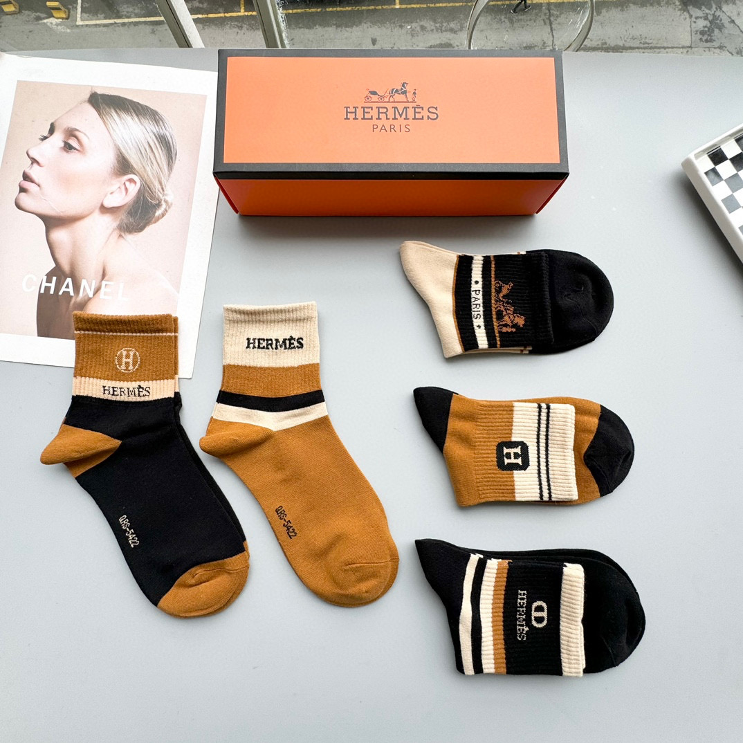 “Pure Cotton Middle Socks with H Embroidered Signs – Comfortable and Stylish” - 图片 5
