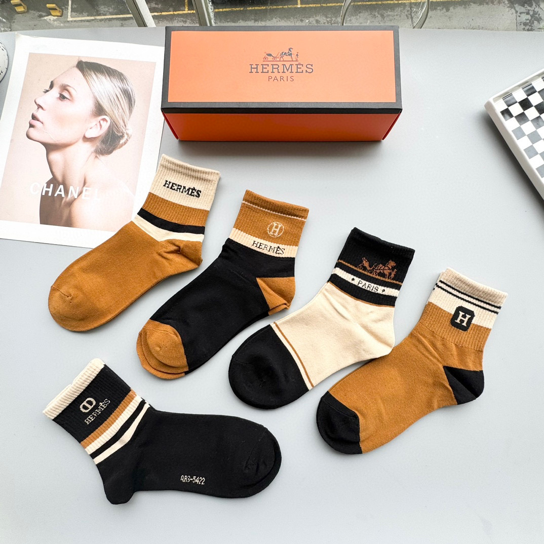 “Pure Cotton Middle Socks with H Embroidered Signs – Comfortable and Stylish” - 图片 7