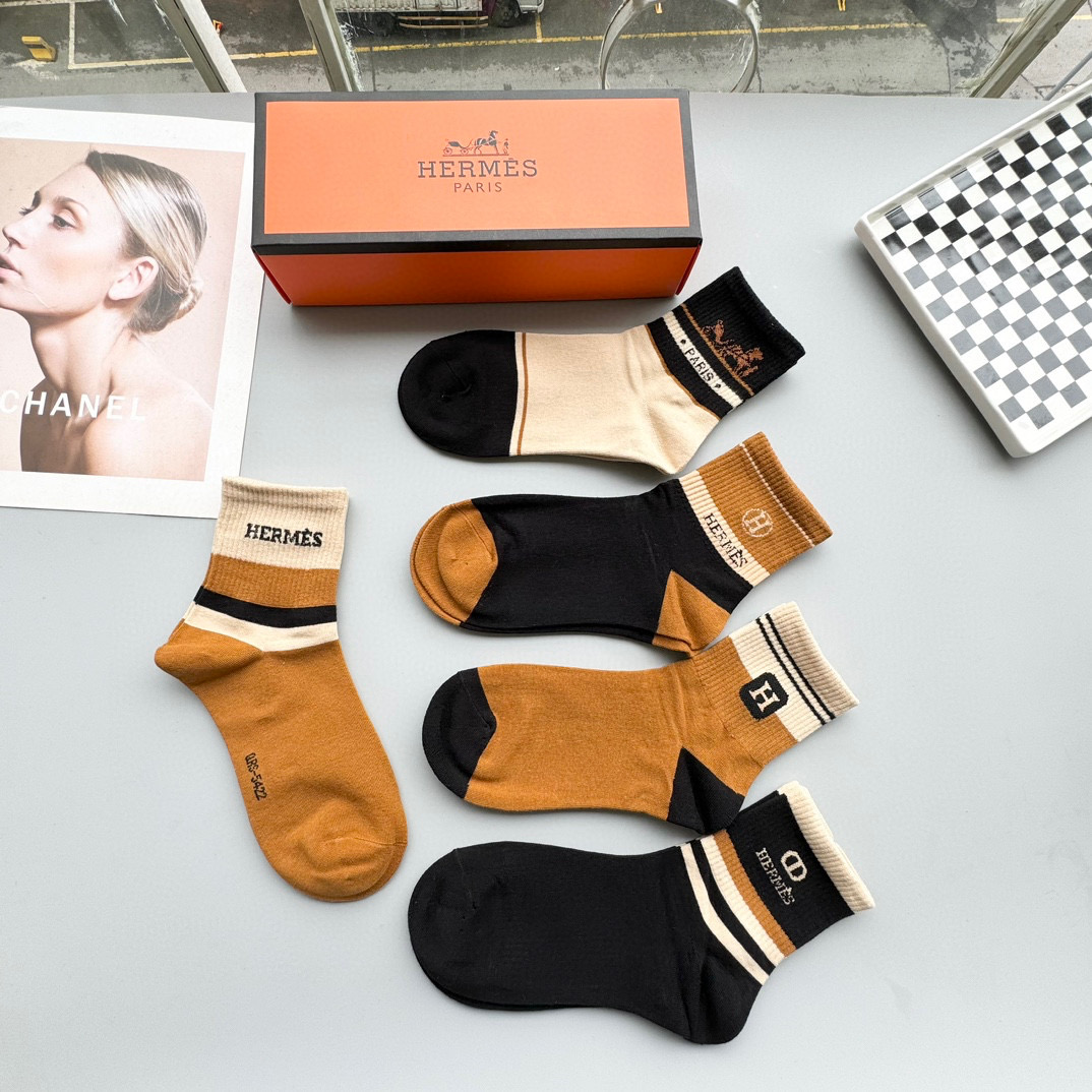 “Pure Cotton Middle Socks with H Embroidered Signs – Comfortable and Stylish” - 图片 4