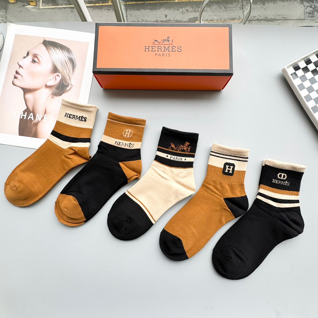 “Pure Cotton Middle Socks with H Embroidered Signs – Comfortable and Stylish” - 图片 6