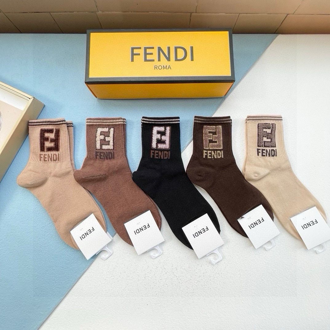  配包装【一盒五双】FENDI · 芬迪❗️大F新品男女款秋冬款中筒袜子❗️超级经典的双F标志，纯棉材质