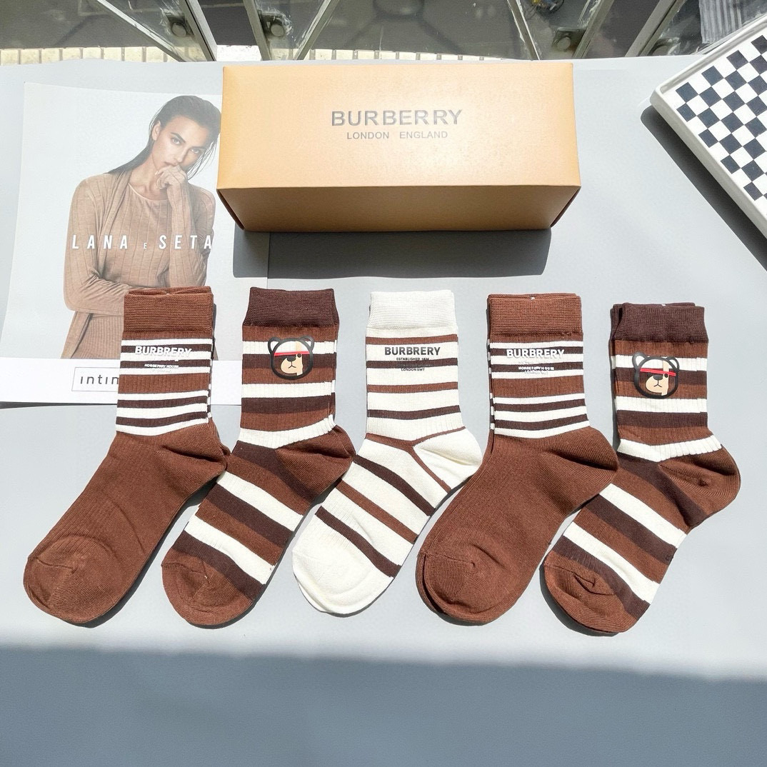  配包装【一盒五双】BURBERRY · 巴宝莉🌟 高品质。好看到爆炸欧美大牌高筒袜。男女款🌟潮人必不能