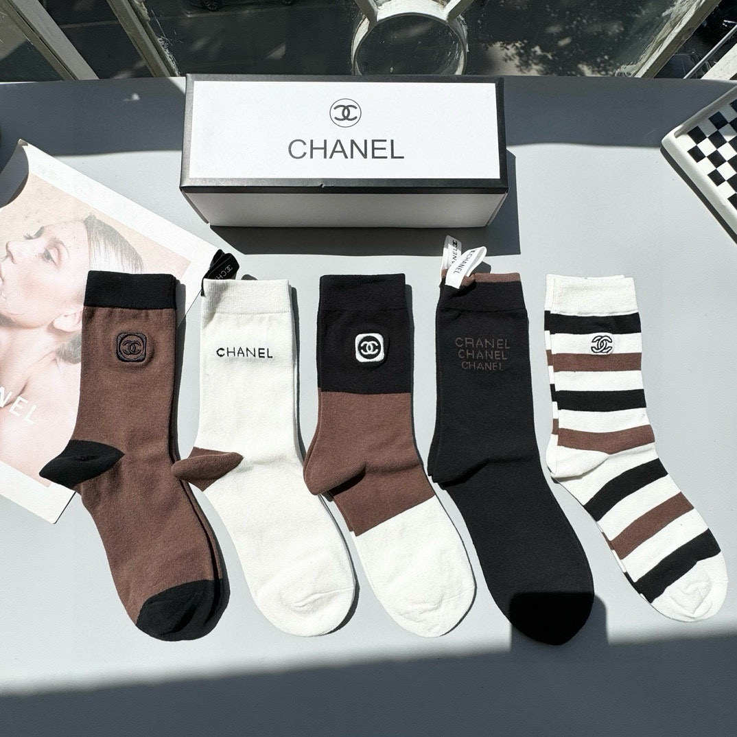 NO:296571,Packaging [one box and five pairs] CHANEL · Chanel high-quality super popular internet celebrity socks Xiaoxiangjia official website synchronous jewelry letter mid-tube socks, ins celebrity internet celebrity recommendations are very popular pure cotton material, thin, soft and breathable, universal in all seasons, European and American big brands street essential socks, stockings, chanel, chanel, chanel, chanel, socks19860909配包装【一盒五双】CHANEL · 香奈儿高品质超级爆款网红袜子小香家官网同步饰品字母中筒袜,ins明星网红推荐火爆至极纯棉材质,轻薄柔软透气,四季通用,欧美大牌街头必备袜子丝袜,袜子,chanel,chanel,chanel,socks,accessory